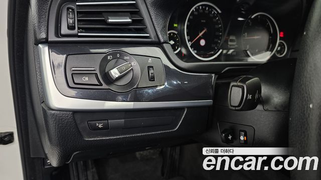 BMW 5-Series 2014 — photo 18