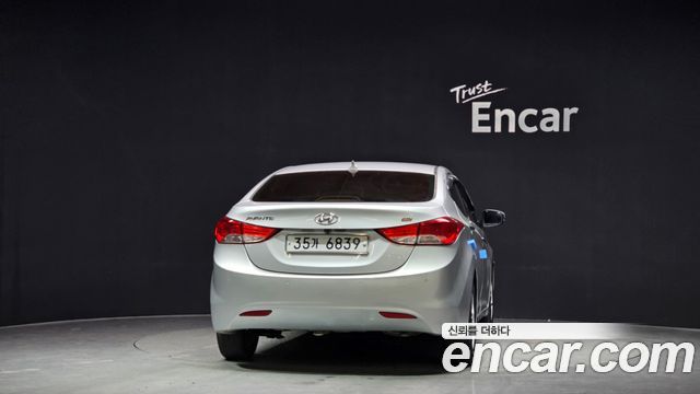 Hyundai AVANTE 2013 — photo 4