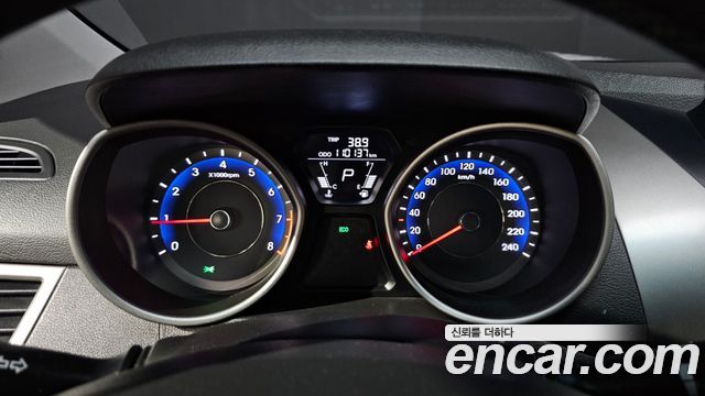 Hyundai AVANTE 2013 — photo 8