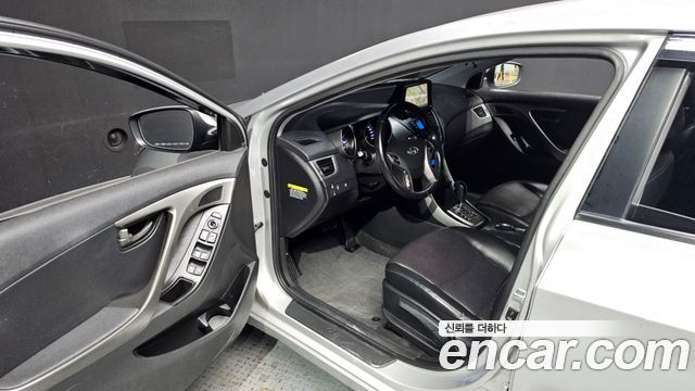 Hyundai AVANTE 2013 — photo 10