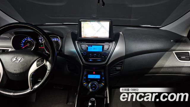 Hyundai AVANTE 2013 — photo 14