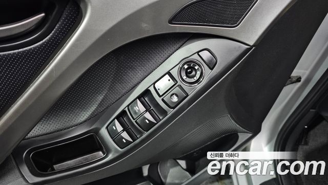 Hyundai AVANTE 2013 — photo 16