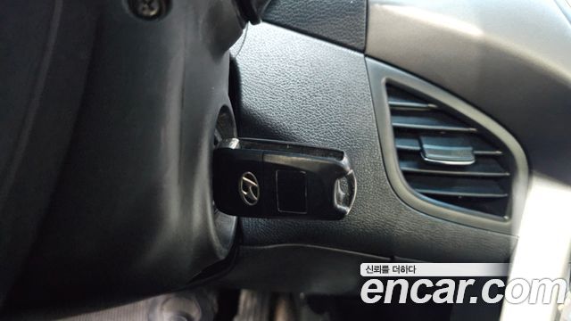 Hyundai AVANTE 2013 — photo 19
