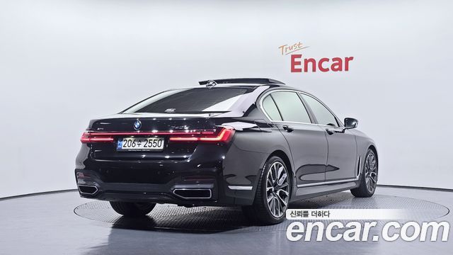 BMW 7-Series 2021 — photo 2