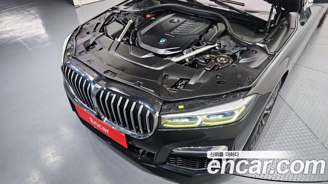 BMW 7-Series 2021 — photo 6