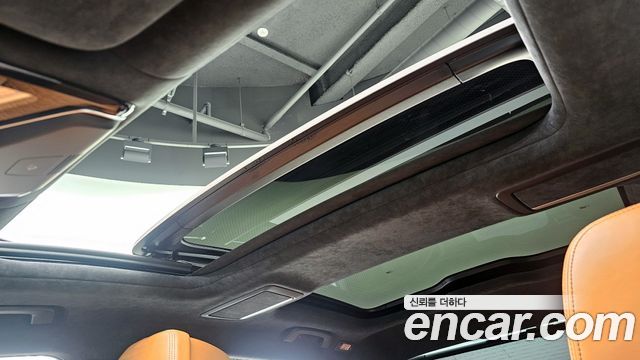 BMW 7-Series 2021 — photo 18