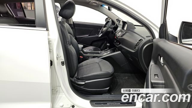 Kia Sportage 2011 — photo 11