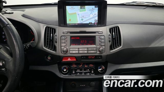 Kia Sportage 2011 — photo 14