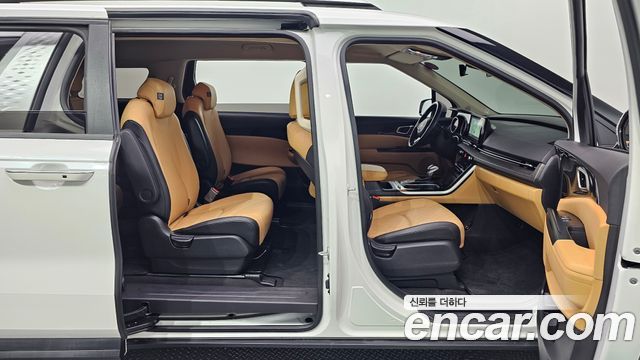 Kia Canival 2023 — photo 10