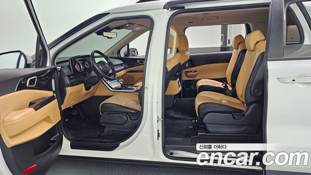 Kia Canival 2023 — photo 11
