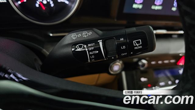 Kia Canival 2023 — photo 16
