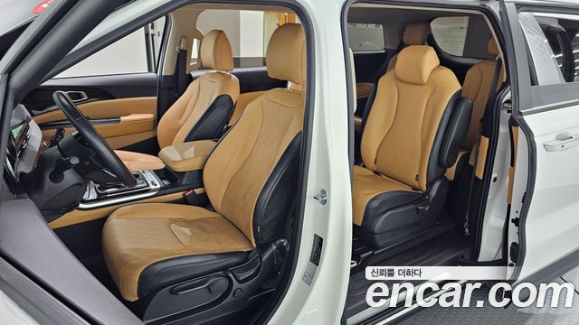 Kia Canival 2023 — photo 18