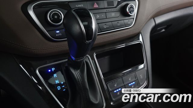 Hyundai Starex 2019 — photo 9