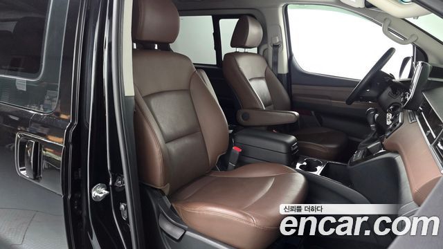 Hyundai Starex 2019 — photo 10