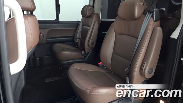 Hyundai Starex 2019 — photo 12