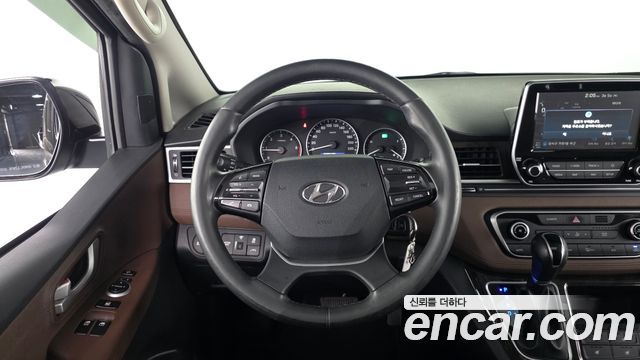 Hyundai Starex 2019 — photo 13