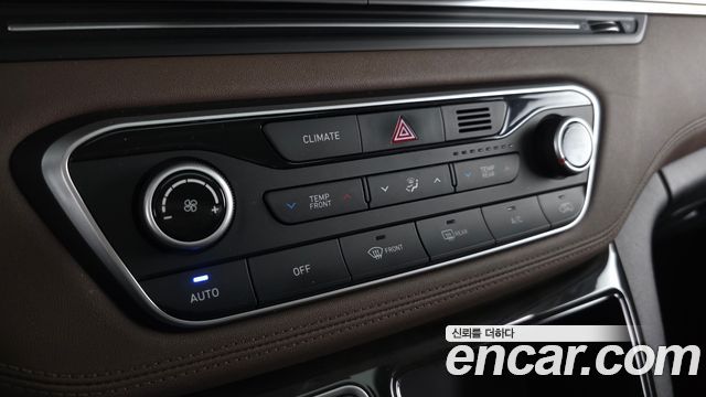 Hyundai Starex 2019 — photo 16