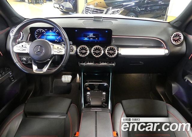 Mercedes-Benz GLB-Class 2023 — photo 7