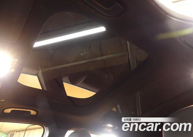 Mercedes-Benz GLB-Class 2023 — photo 19