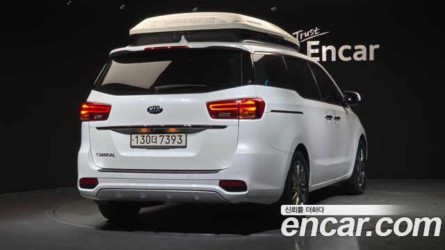 Kia Canival 2019 — photo 2