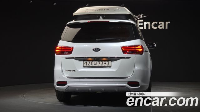Kia Canival 2019 — photo 4