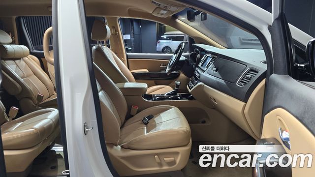 Kia Canival 2019 — photo 11