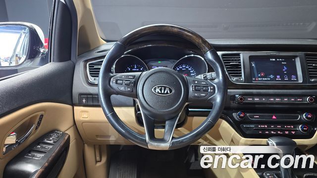 Kia Canival 2019 — photo 13
