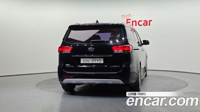Kia Canival 2016 — photo 4