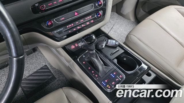 Kia Canival 2016 — photo 9