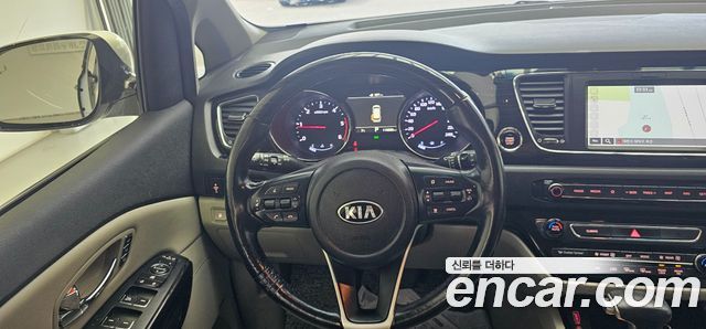 Kia Canival 2019 — photo 14