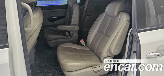 Kia Canival 2019 — photo 17