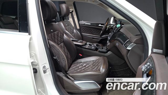 Mercedes-Benz GLS-Class 2017 — photo 10