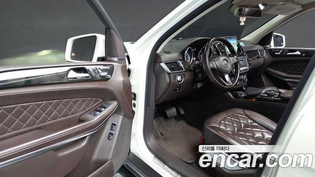 Mercedes-Benz GLS-Class 2017 — photo 11