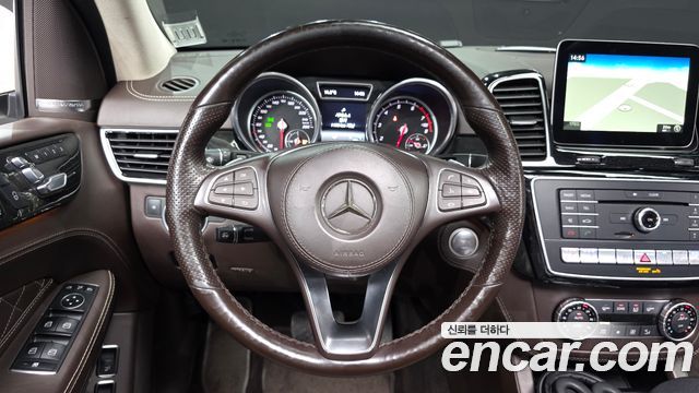Mercedes-Benz GLS-Class 2017 — photo 13