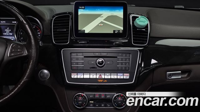 Mercedes-Benz GLS-Class 2017 — photo 14
