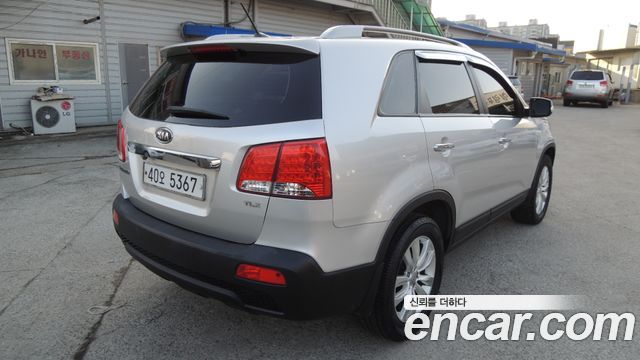 Kia Sorento 2010 — photo 4