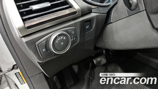 Ford Fusion 2013 — photo 17