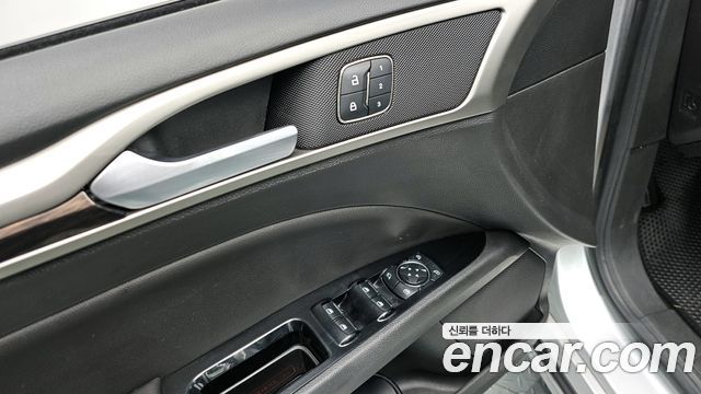 Ford Fusion 2013 — photo 19