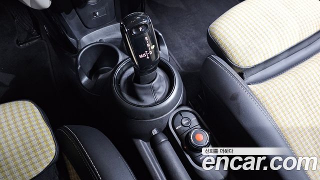 Mini Cooper 2022 — photo 9