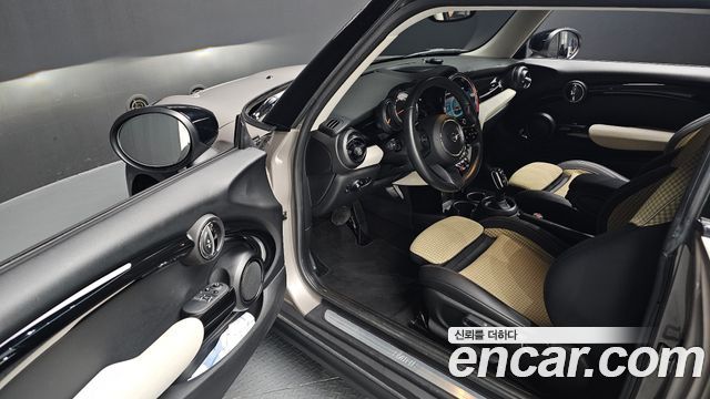 Mini Cooper 2022 — photo 11