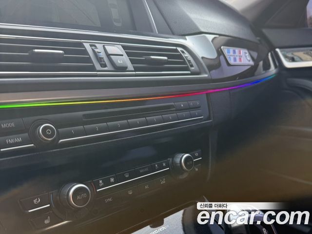 BMW 5-Series 2014 — photo 18
