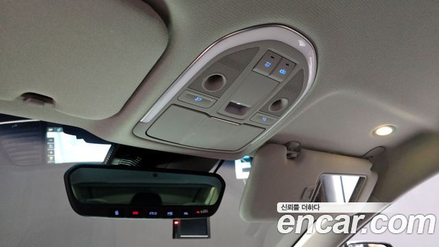 Genesis G80 2018 — photo 16