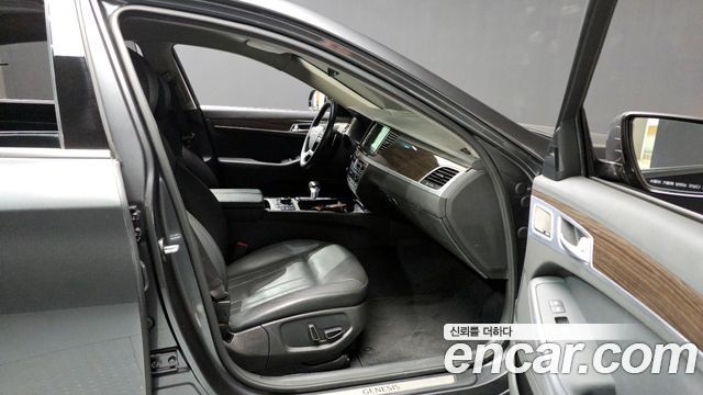 Genesis G80 2018 — photo 17