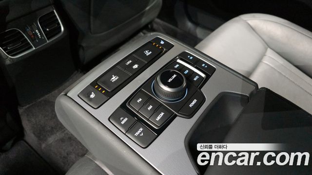 Genesis G80 2018 — photo 18