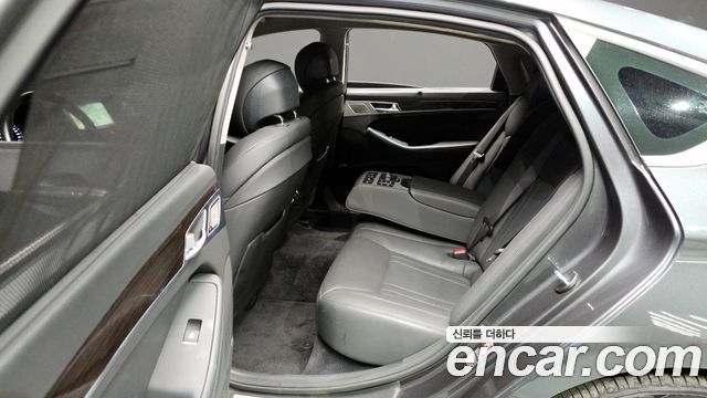 Genesis G80 2018 — photo 19