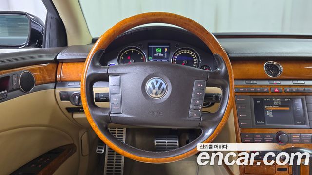 Volkswagen Phaeton 2006 — photo 13