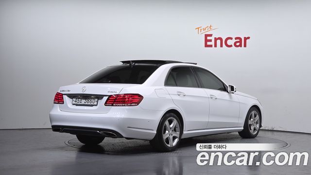 Mercedes-Benz E-Class 2014 — photo 2