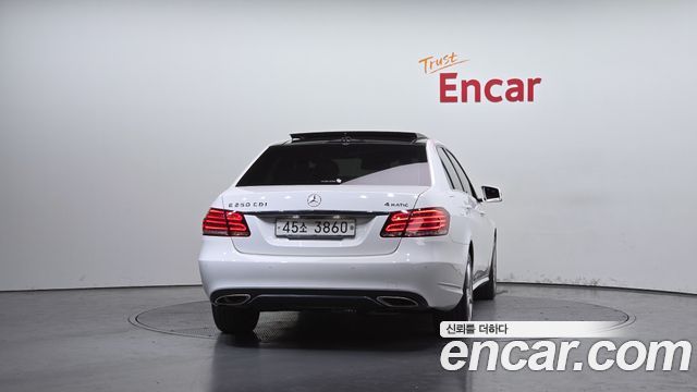 Mercedes-Benz E-Class 2014 — photo 4