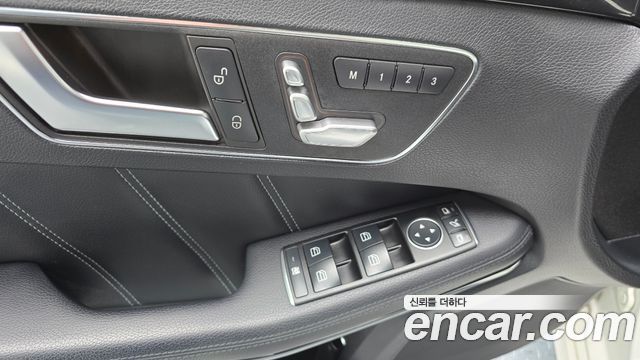 Mercedes-Benz E-Class 2014 — photo 14