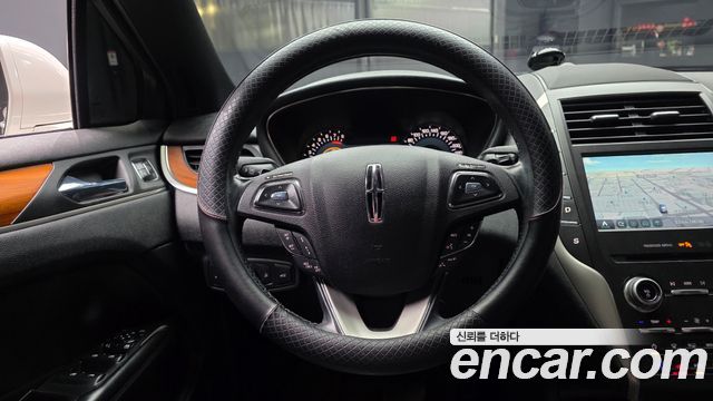 Lincoln MKC 2017 — photo 13
